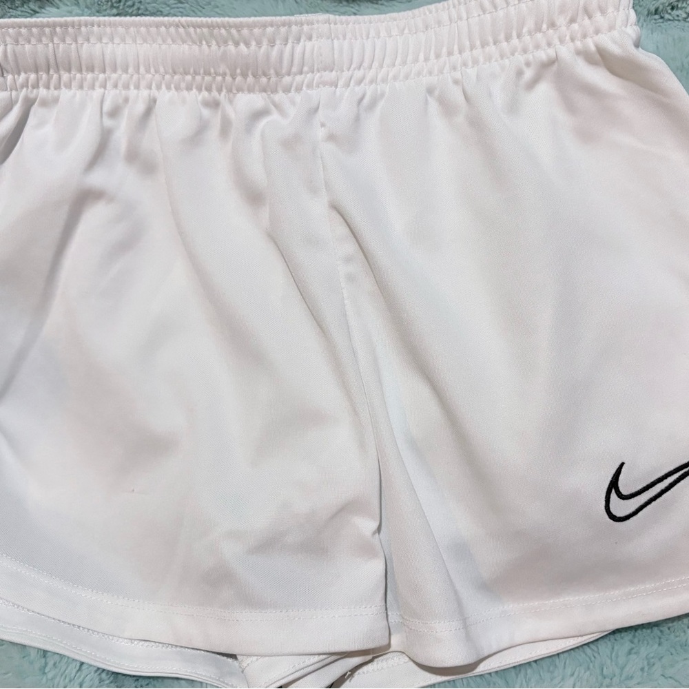 Nike White Girl’s  Athletic Shorts - Size M